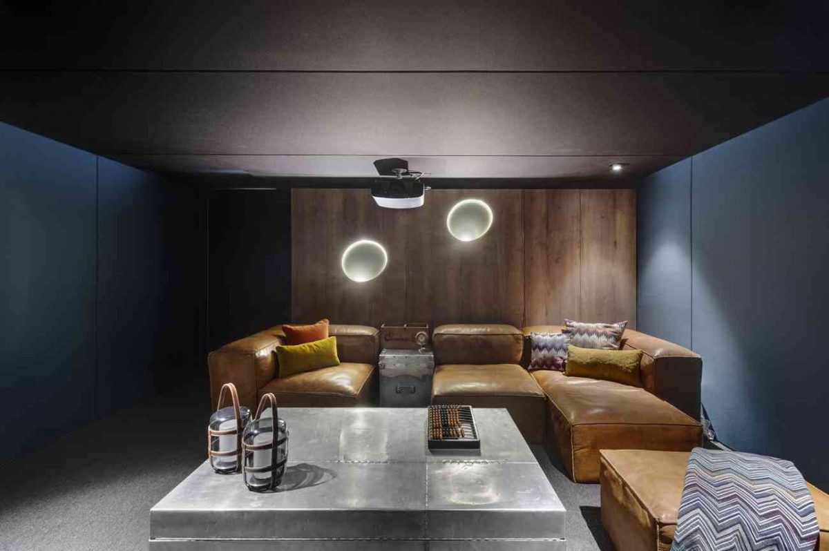 Simoene Architects Ltd – Central Israel תאורה בחדר הקולנוע בעיצוב מיוחד של קמחי דורי